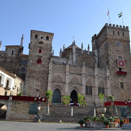 Hotel Hospederia Del Real Monasterio Guadalupe  Zewnętrze zdjęcie