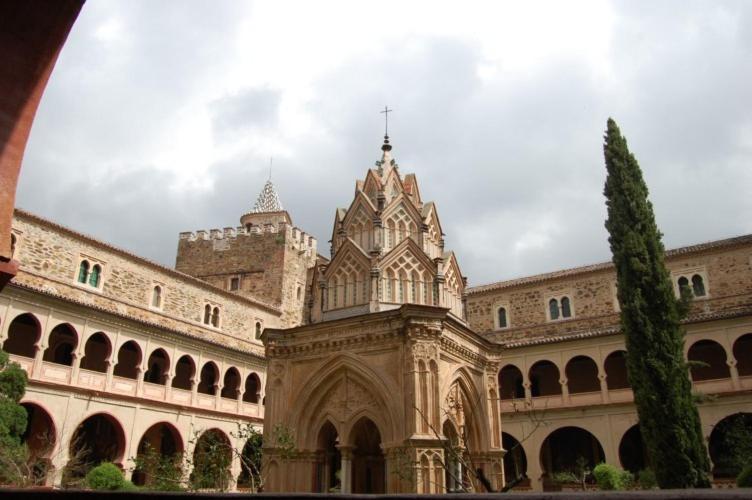 Hotel Hospederia Del Real Monasterio Guadalupe  Zewnętrze zdjęcie