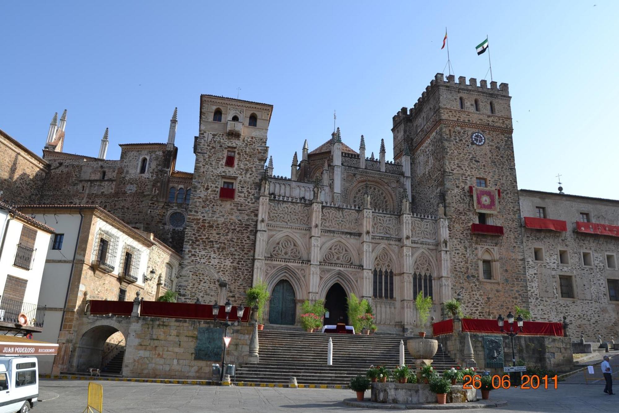 Hotel Hospederia Del Real Monasterio Guadalupe  Zewnętrze zdjęcie